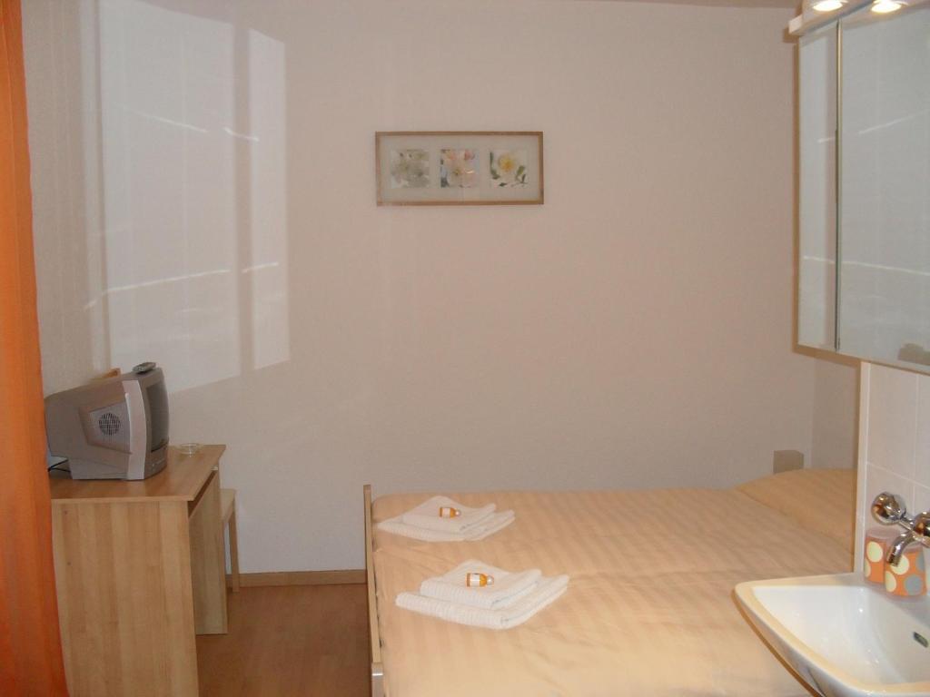Hotel Edelweiss 弗洛灵根 客房 照片